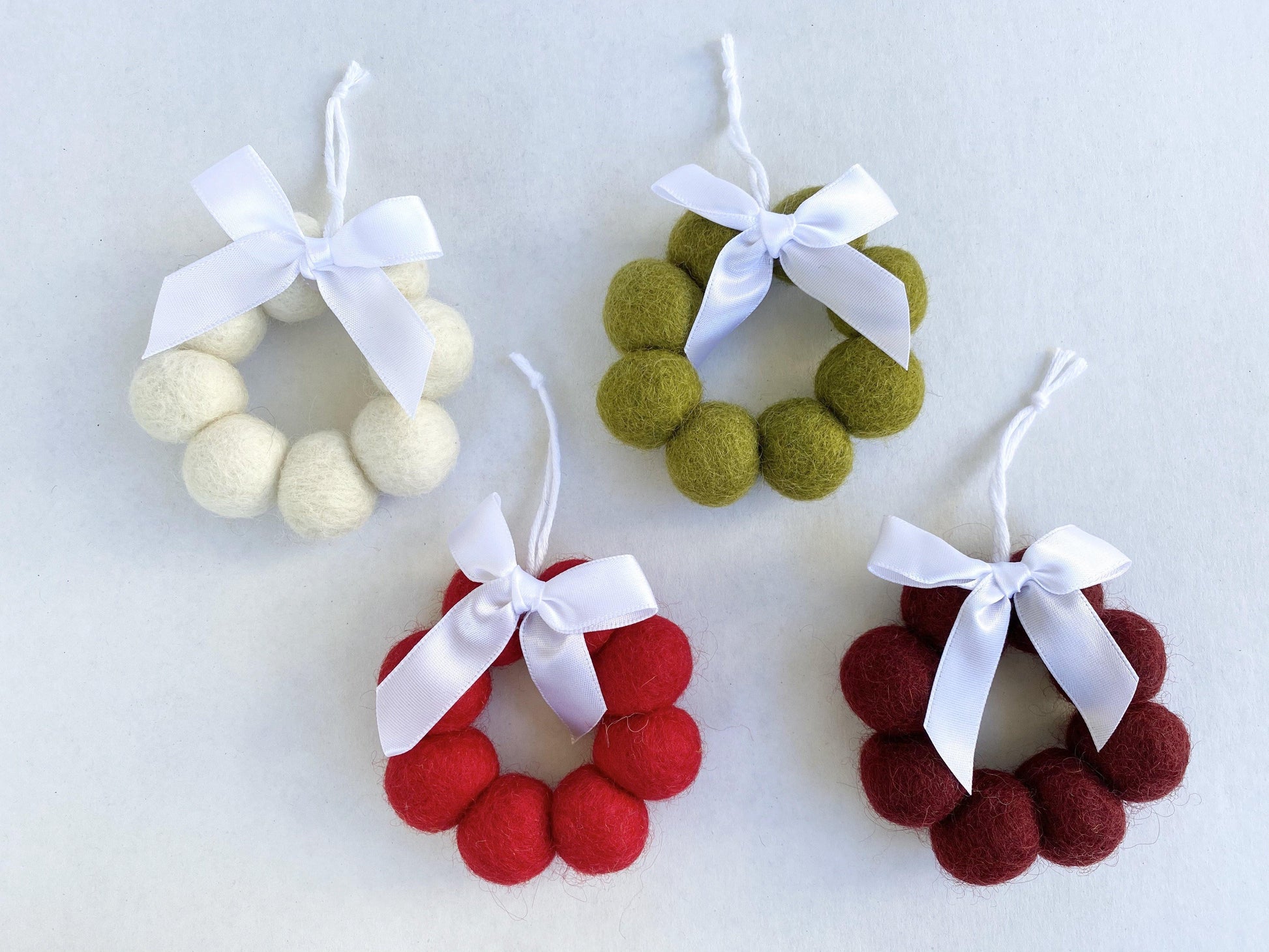 Wreath Ornament - White Bow - Redheadnblue