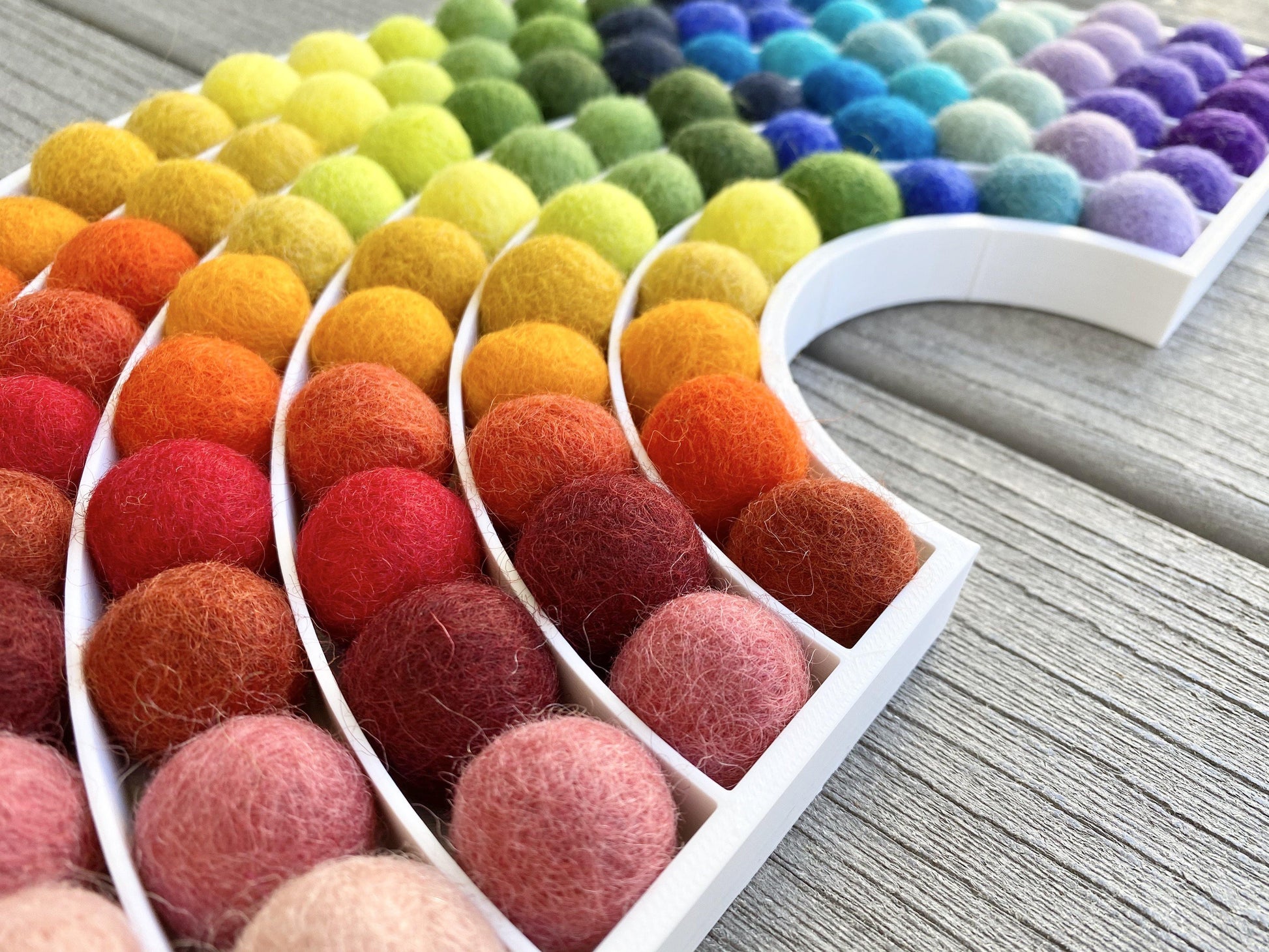 Ombre Rainbow Felt Ball Rainbow - Redheadnblue