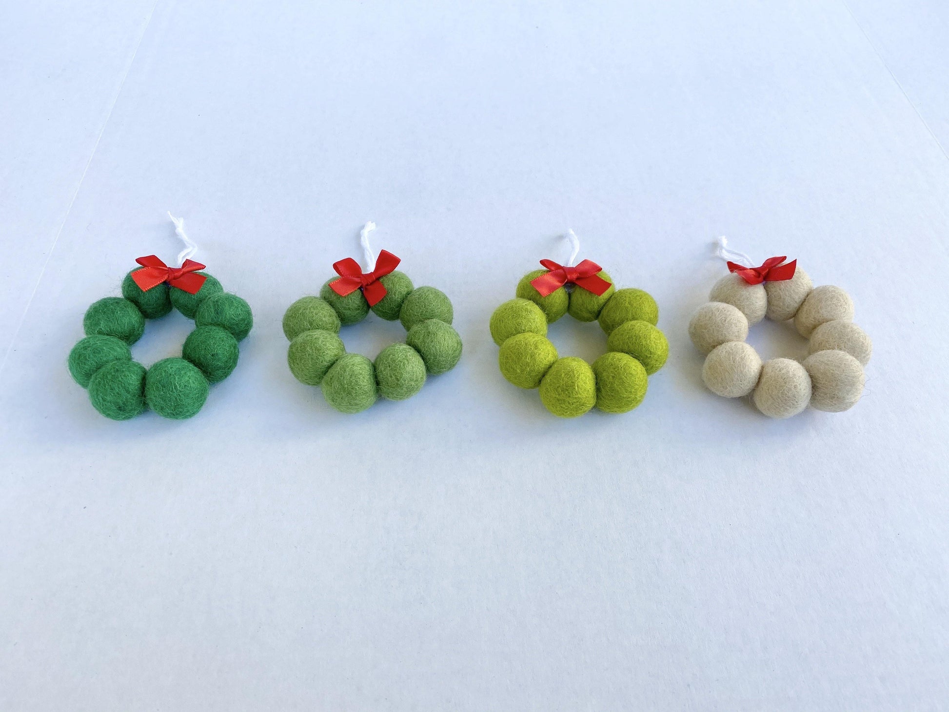 Wreath Ornament - Red Bow - Redheadnblue
