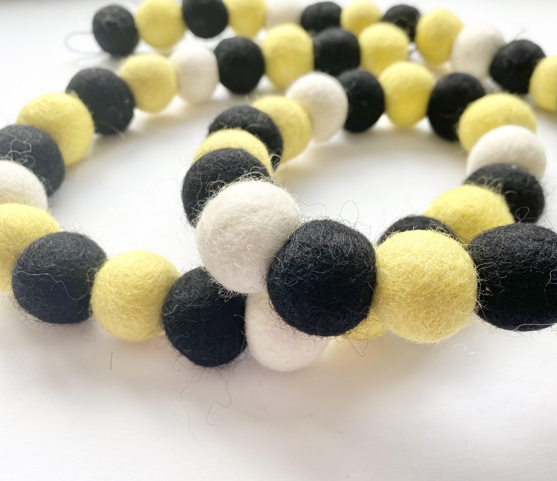 Honey Bee Garland - Redheadnblue