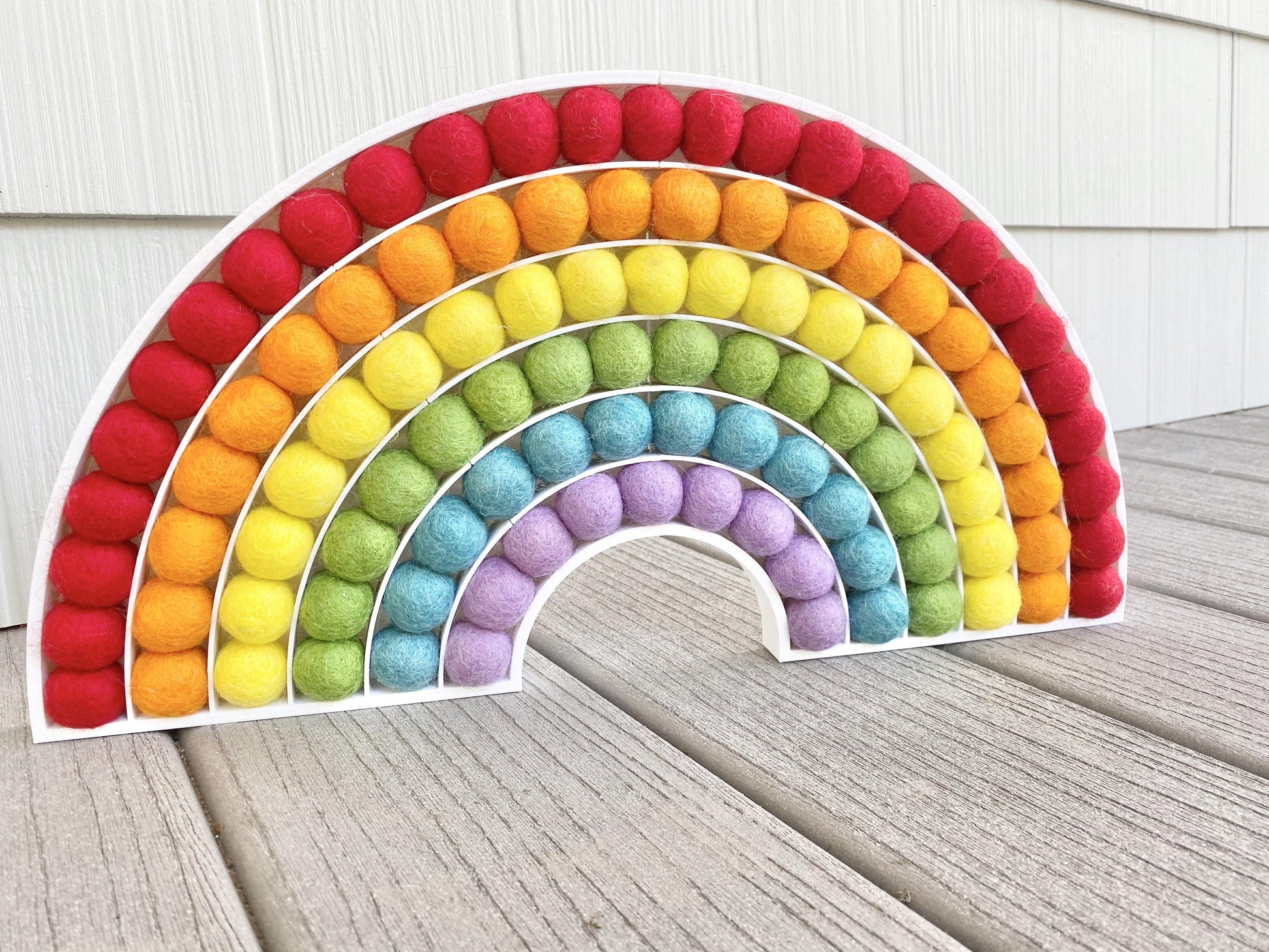 Traditional Felt Ball Rainbow - Redheadnblue